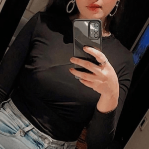 Pooja – Curvy & Charismatic | Golf Course Road