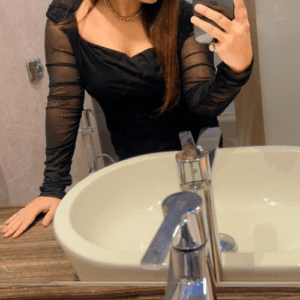 Kavya – Classy & Well-Spoken | Sushant Lok